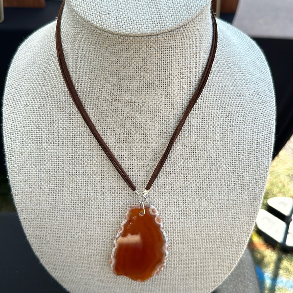 New Agate Pendant Necklace with Suede/Leather Collar